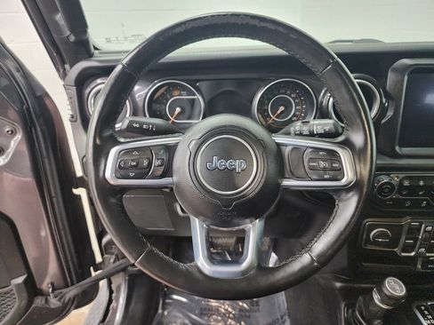 Used 2021 Jeep Wrangler Unlimited Sahara AWD/4WD image 12