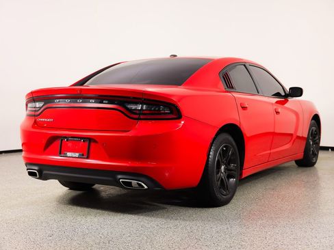Used 2019 Dodge Charger SXT image 9