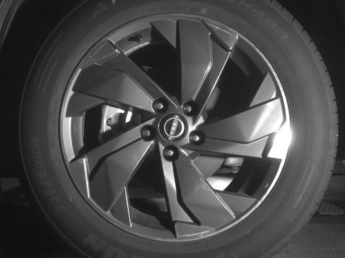 Used 2025 Nissan Rogue SV image 12