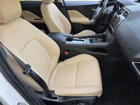 Used 2018 Jaguar F-PACE Premium AWD/4WD image 25