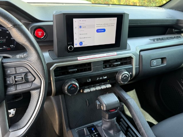 Used 2024 Toyota Tacoma TRD Sport AWD/4WD image 17