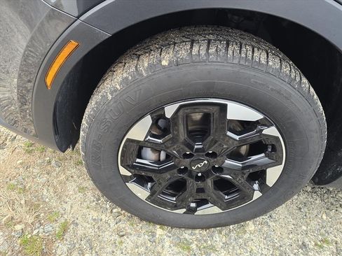 Used 2024 Kia Sorento S image 5