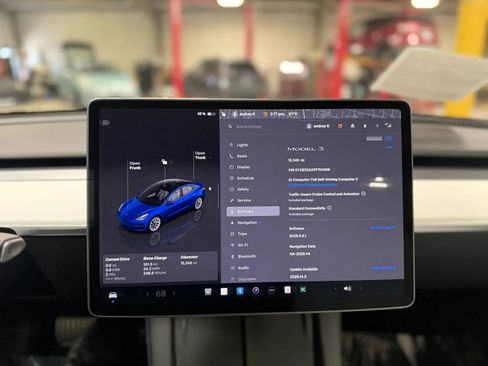 Used 2023 Tesla Model 3 Standard Range RWD image 30