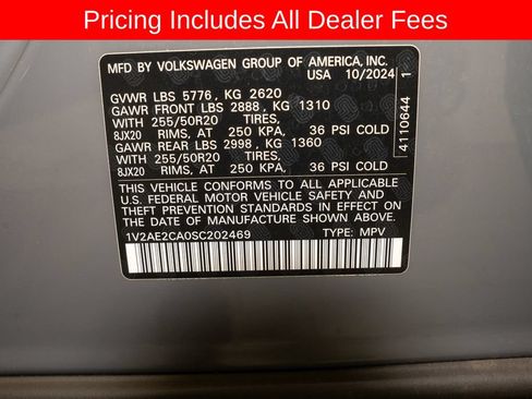 Used 2025 Volkswagen Atlas Cross Sport SEL R-Line AWD/4WD image 25