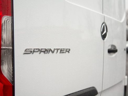 Used 2025 Mercedes-Benz Sprinter 2500 image 17