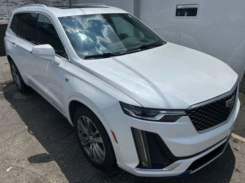 Used 2021 Cadillac XT6 Premium Luxury FWD image 7