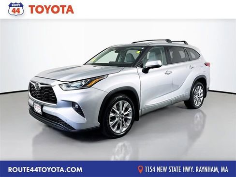 Used 2023 Toyota Highlander Limited AWD/4WD image 1