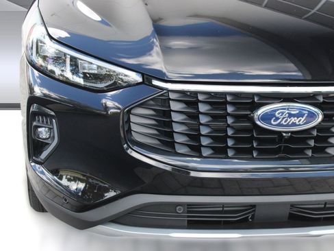 Used 2023 Ford Escape Platinum image 11