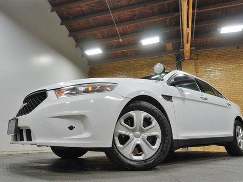 Used 2015 Ford Taurus Police Interceptor FWD image 2