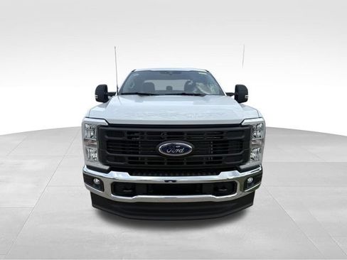 New 2026 Ford F250 XL w/ XL Chrome Package AWD/4WD image 8
