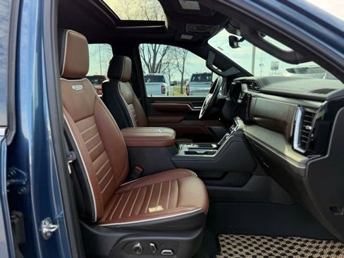 Used 2025 GMC Sierra 3500 Denali Ultimate AWD/4WD image 18