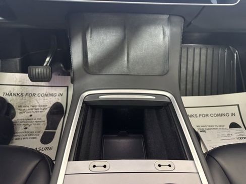 Used 2021 Tesla Model Y Long Range image 15