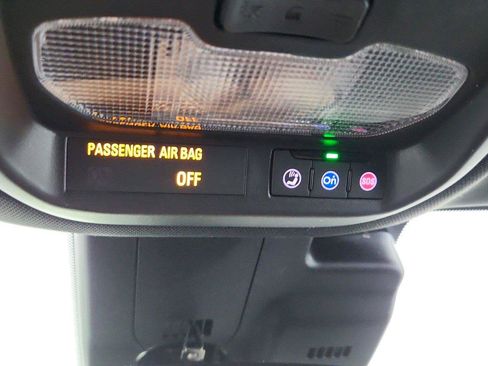 Used 2024 Chevrolet Trax RS w/ Driver Confidence Package FWD image 34