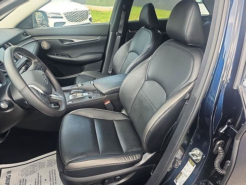 Used 2023 INFINITI QX50 Luxe FWD image 15