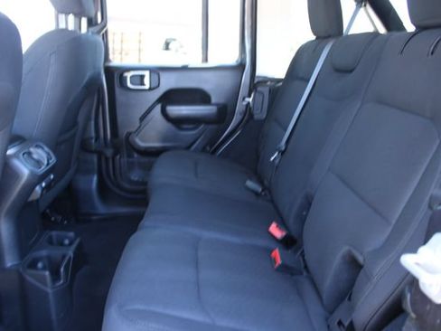 Used 2022 Jeep Wrangler Unlimited Sport AWD/4WD image 38