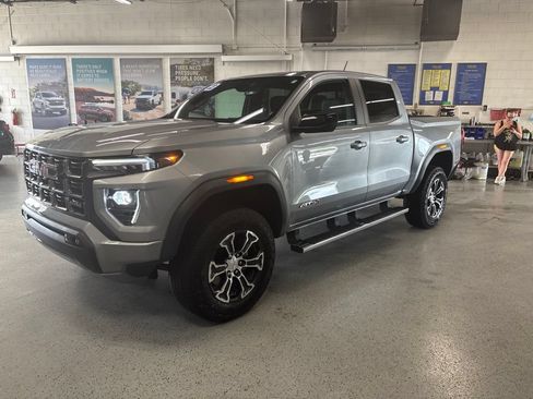 Used 2023 GMC Canyon AT4 w/ AT4 Premium Package AWD/4WD image 3