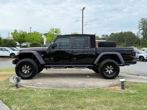 Used 2023 Jeep Gladiator Rubicon w/ Cold Weather Group AWD/4WD image 4