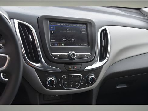 Used 2023 Chevrolet Equinox LT w/ Driver Convenience Package image 18