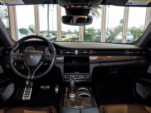 Used 2022 Maserati Quattroporte Trofeo RWD image 20