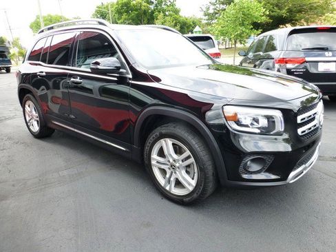 Used 2021 Mercedes-Benz GLB 250 4MATIC image 8