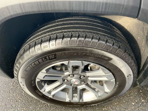 Used 2025 GMC Terrain Elevation image 32