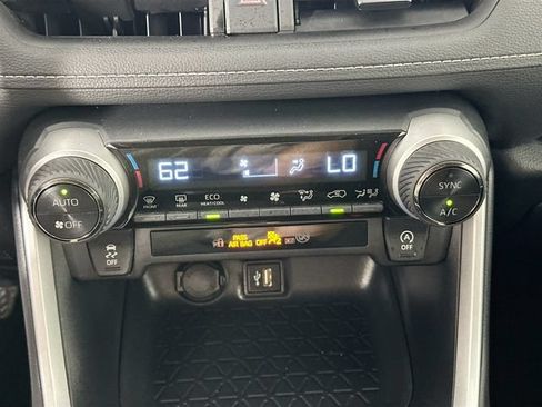 Used 2025 Toyota RAV4 XLE AWD/4WD image 13