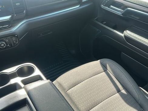 Used 2023 Chevrolet Silverado 1500 LT image 25