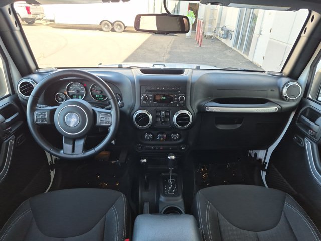 Used 2018 Jeep Wrangler Unlimited Rubicon w/ Connectivity Group AWD/4WD image 15