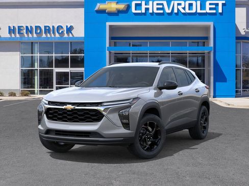 New 2026 Chevrolet Trax LT w/ Midnight Edition image 8