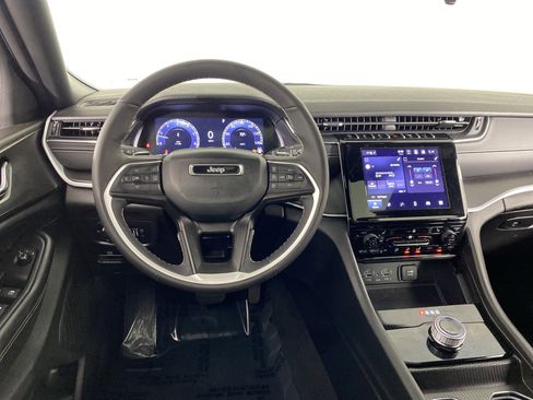 Used 2024 Jeep Grand Cherokee L Altitude AWD/4WD image 39