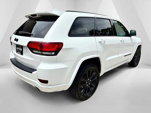 Used 2019 Jeep Grand Cherokee Altitude AWD/4WD image 7
