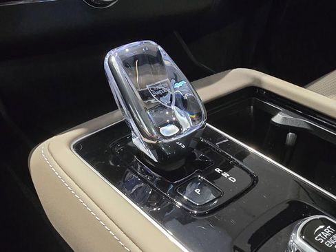 New 2026 Volvo XC90 T8 Ultra w/ Lounge Package image 37