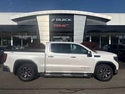 Used 2023 GMC Sierra 1500 SLT w/ SLT Premium Package AWD/4WD image 32