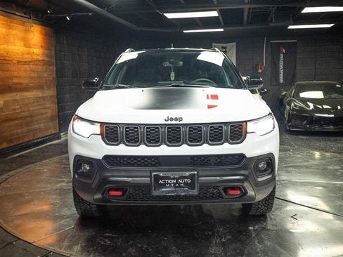 Used 2025 Jeep Compass Trailhawk AWD/4WD image 4