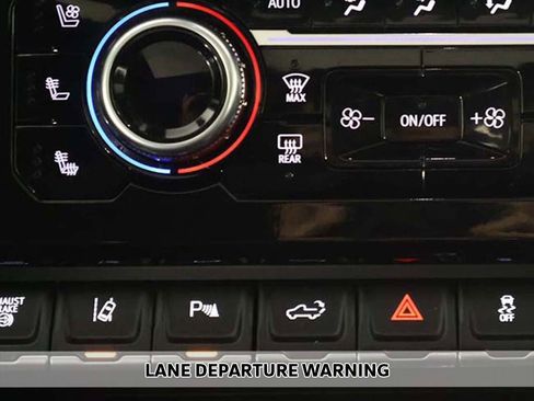 Used 2024 GMC Sierra 2500 Denali w/ Denali Reserve Package image 8