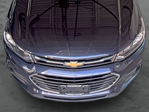 Used 2019 Chevrolet Trax LS w/ Tint and Cruise Package FWD image 18