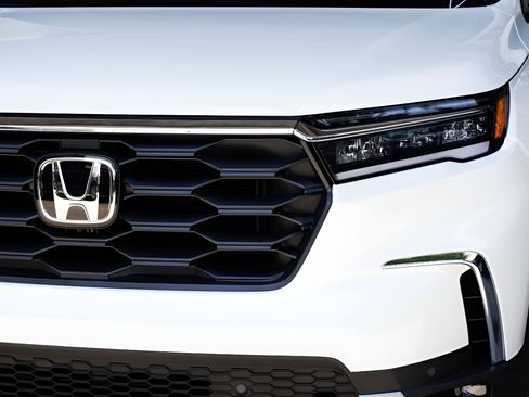 New 2025 Honda Pilot EX-L image 9