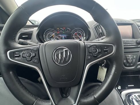 Used 2015 Buick Regal image 18