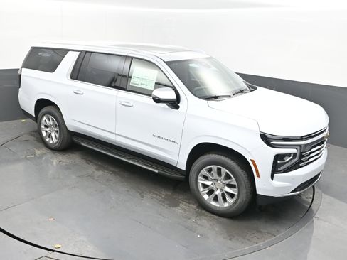 New 2026 Chevrolet Suburban Premier image 31
