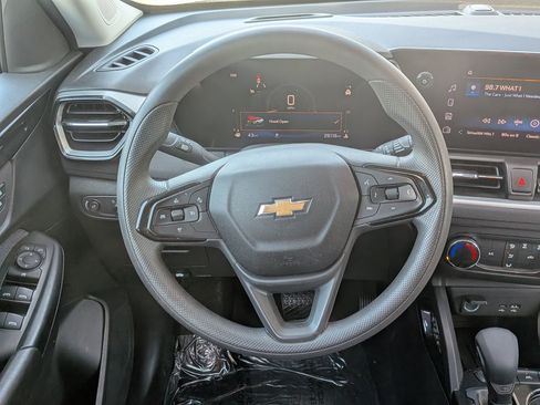 Certified 2025 Chevrolet TrailBlazer LS w/ LS Convenience Package FWD image 20