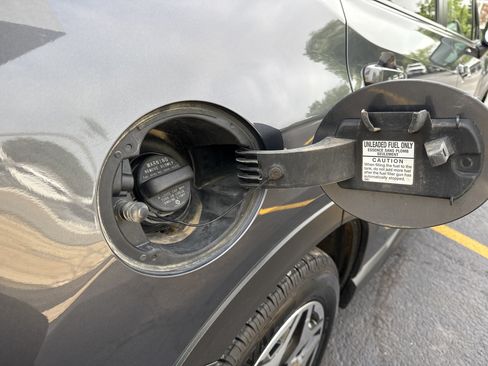 Used 2023 Subaru Forester Premium AWD/4WD image 26