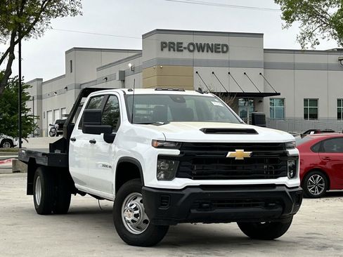 Used 2025 Chevrolet Silverado 3500 W/T AWD/4WD image 2