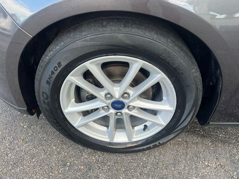Used 2017 Ford Focus SE image 58