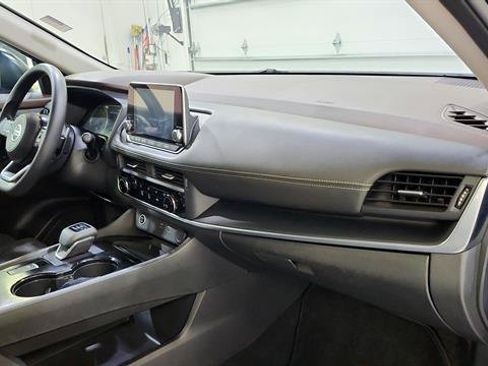 Used 2021 Nissan Rogue S FWD image 22
