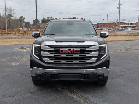 Used 2024 GMC Sierra 1500 SLE w/ Preferred Package image 8