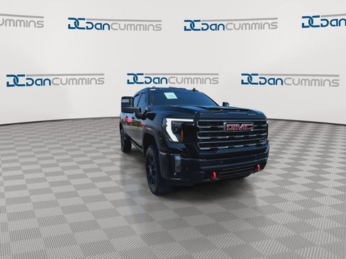 Used 2024 GMC Sierra 2500 AT4 w/ AT4 Preferred Package AWD/4WD image 2