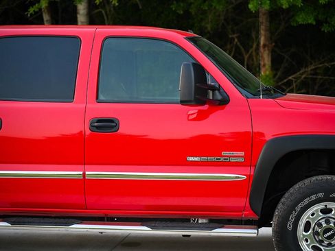 Used 2006 GMC Sierra 2500 SLT w/ Heavy-Duty Power Package AWD/4WD image 42