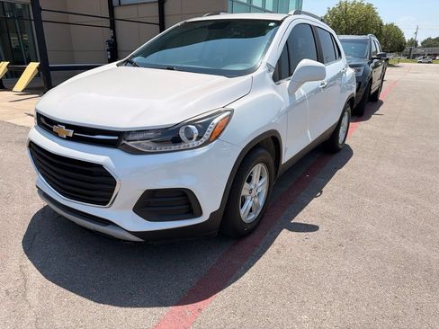 Used 2018 Chevrolet Trax LT w/ LT Convenience Package FWD image 13