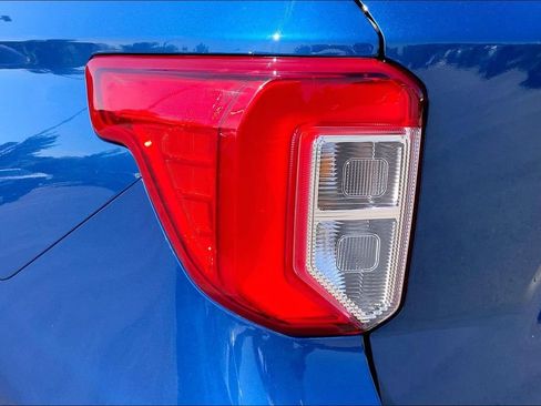 Used 2021 Ford Explorer XLT AWD/4WD image 23