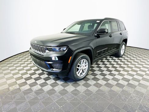 New 2026 Jeep Grand Cherokee Laredo AWD/4WD image 4